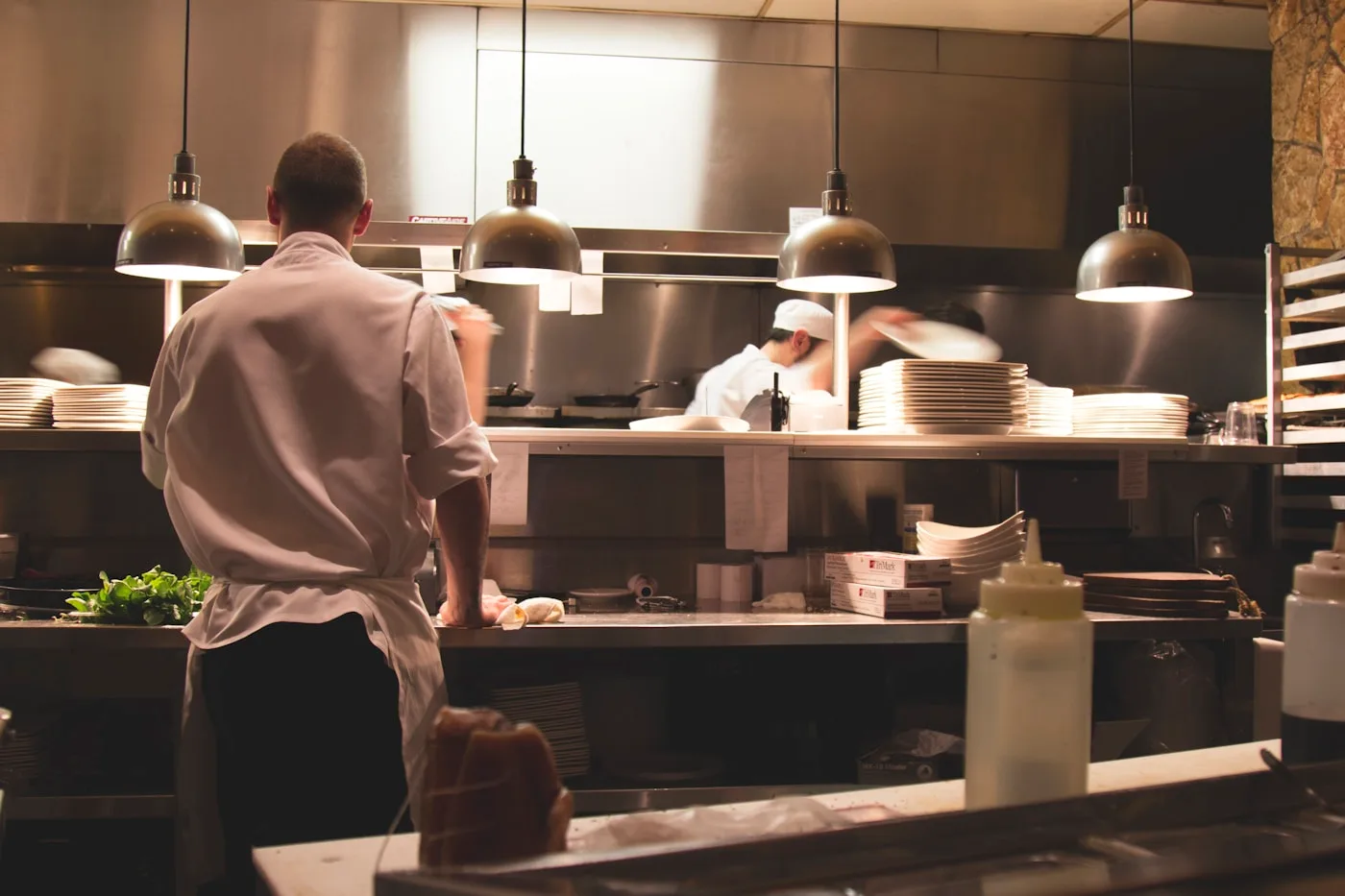 Cuisine d'un restaurant parisien